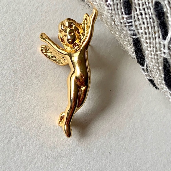 🛍Bundle sale! Mini gold angel/fairy pin - Picture 2 of 7